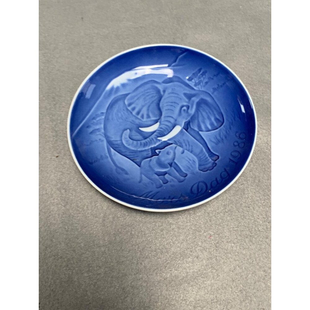 Bing & Grondahl Copenhagen Mothers Day 1986 Plate with Elephant Design 6 Inch Di - Picture 9 of 10